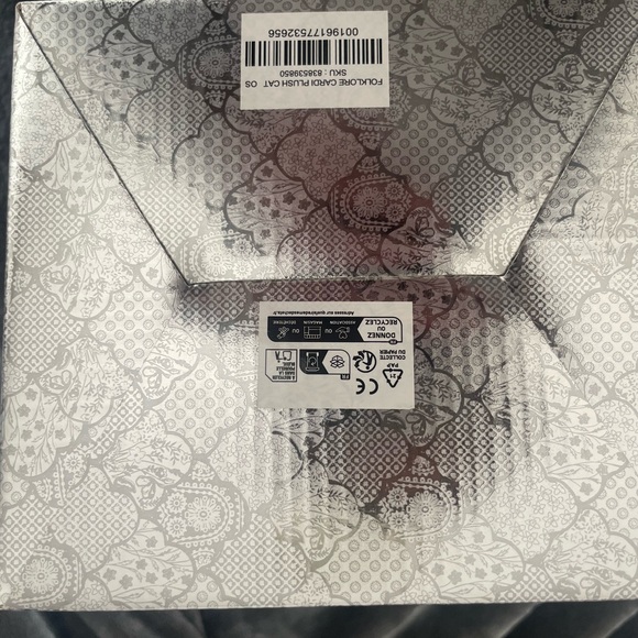 Taylor Swift Folklore Cat - Picture 2 of 3